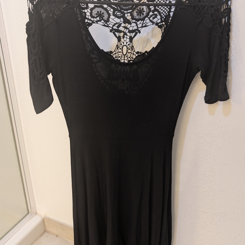 Elegant Black Lace Dress - Picture 8 of 8